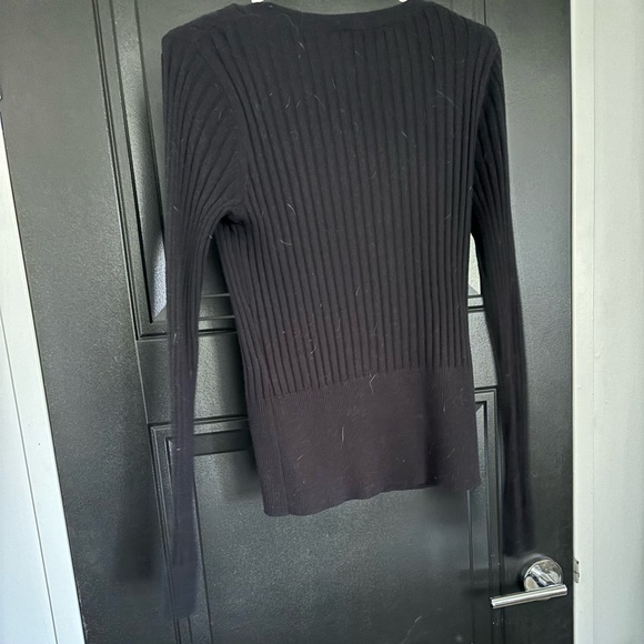 Button up sweaters - Picture 4 of 4